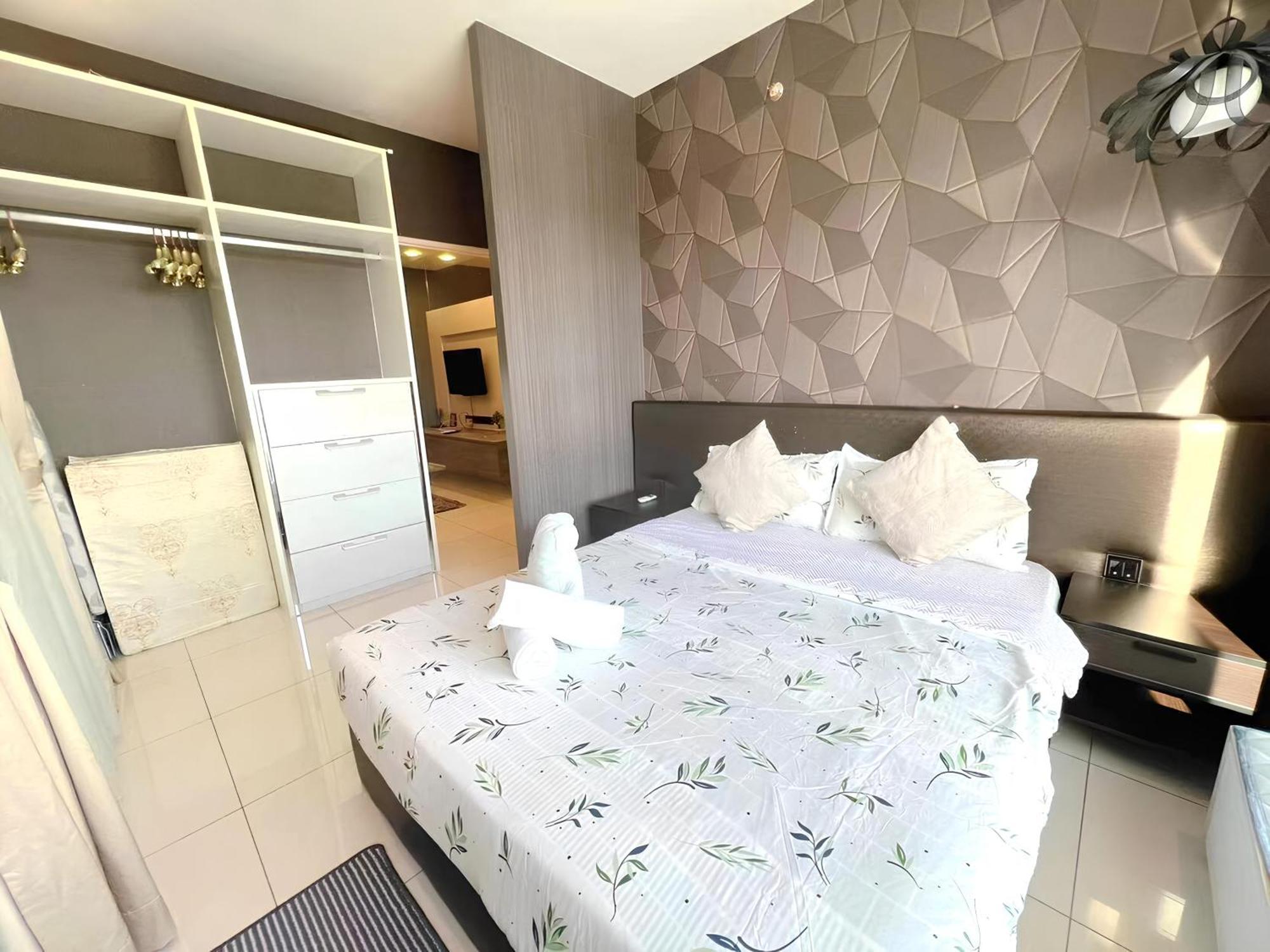 Mansion One L 5pax 1r1b L Cityview L Gleneagle L By Perfectsweethome